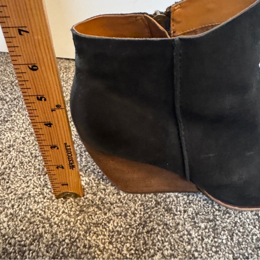 Kork-Ease Natalya Black Leather Wedge Zip Ankle Booties Womens Size 11M - Picture 10 of 10